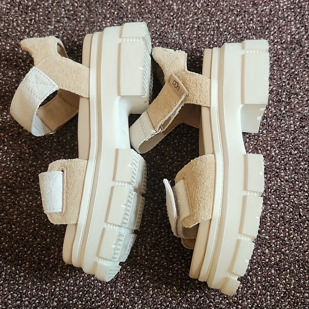 UGG White and Tan Sandals with Padded Straps - Picture 4 of 11